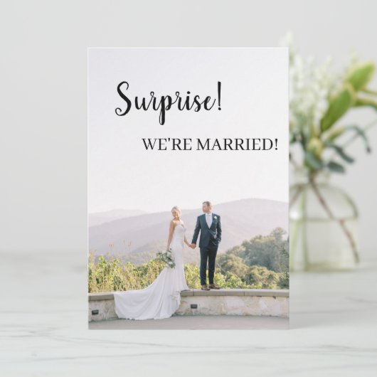 Verrassend dat we getrouwd zijn! aankondiging (Staand voorkant)