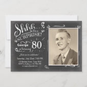 Verrassende verjaardagsuitnodiging 80 Chalkboard R Kaart (Voorkant)