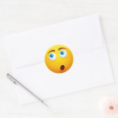Verraste gele emoji ronde sticker (Envelop)