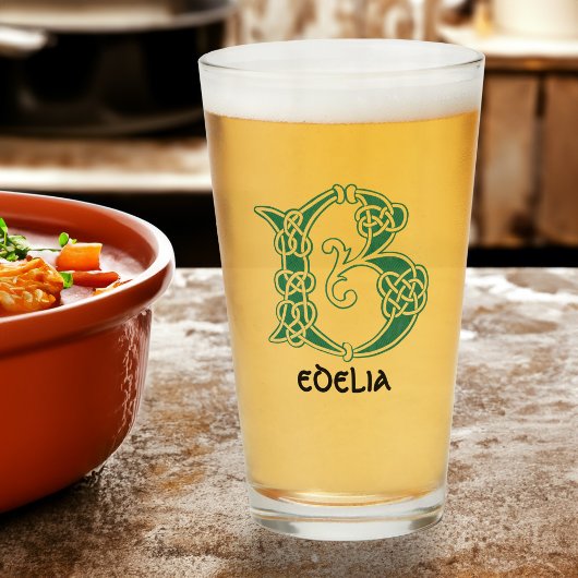 Verre 16e Century Celtic Knot Decorative Capital B