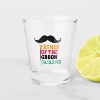 Verre à moustache pour le père légendaire du marié