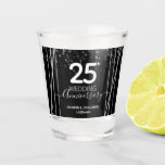 Verre A Shot 25e anniversaire du Mariage Argent<br><div class="desc">Elégante bordure en feuille d'argent Faux avec reflets chatoyants sur la bordure supérieure. Tout le texte est ajustable et facile à changer pour vos besoins de partie. Grande élégance design modèle 25e anniversaire.</div>