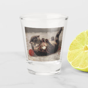 Verre A Shot Berceau de chat, un chat jouant avec une pelote de