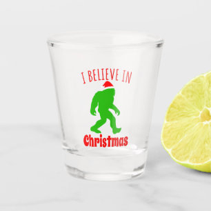 Verre A Shot Bigfoot drôle je crois en Noël
