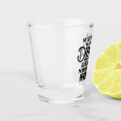 Verre A Shot Boire drôle devant le miroir (Gauche)