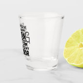 Verre A Shot Boire drôle devant le miroir (Droite)