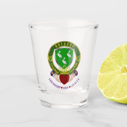 Verre A Shot Bouclier irlandais Ahearne et Claddagh (Devant)