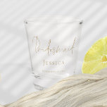 Verre A Shot Bridesmaid Cadeau Gold Nom du script Mariage Date<br><div class="desc">Bridesmaid Gift Gold Script Nom Mariage Date. Votre femme de chambre sera ravie de recevoir ce verre à la main avec son script élégant! Il a son nom et votre date de mariage pour le rendre extra spécial,  qui sont facilement personnalisées.</div>