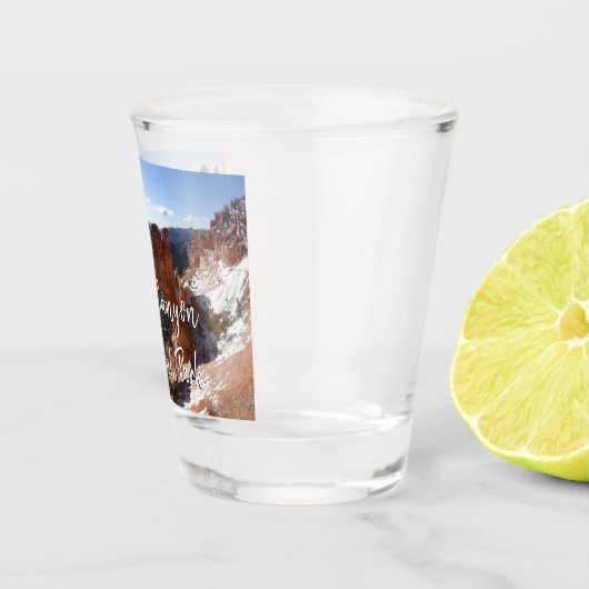 Verre A Shot Bryce Canyon Pont naturel Paysage neigeux Photo (Droite)