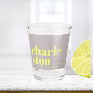 Verre A Shot Carte postale de typographie de Charleston Carolin