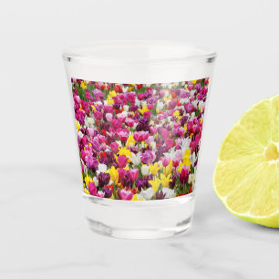 Verre A Shot champ plein de tulipes
