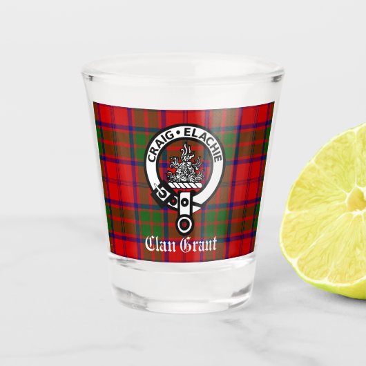 Verre A Shot Clan Grant Tartan et Insigne de crête (Devant)