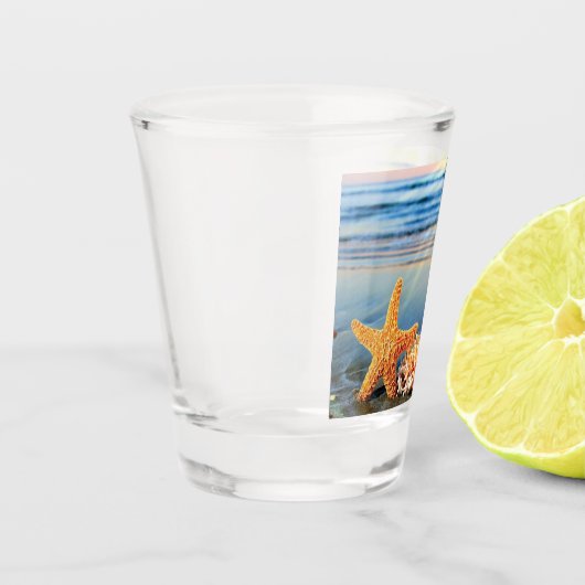 Verre A Shot Coquillages marins et étoiles de mer sur la plage (Gauche)