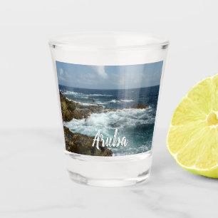 Verre A Shot Côte rocheuse d'Aruba et océan bleu