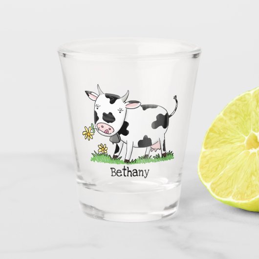 Verre A Shot Cute cow in green field cartoon illustration  (Devant)