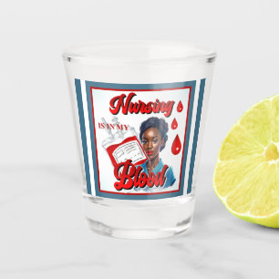 Verre A Shot Cute Nurse Pinup_ C'est dans mon sang