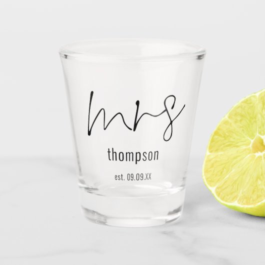 Verre A Shot Élégante Mme Nom Script Mariée Keepsaké Cadeau (Devant)