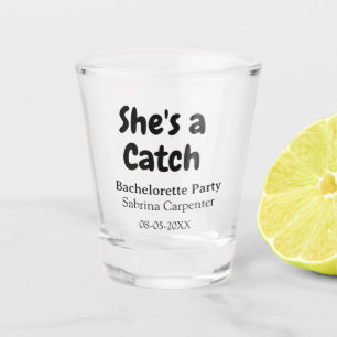 Verre A Shot Elle est un nom de fête de fiançailles de fille da