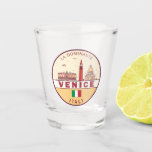 Verre A Shot Emblème Skyline de Venise Italie<br><div class="desc">Design minimaliste et coloré de Venise avec monuments et monuments de la ville en Italie.</div>