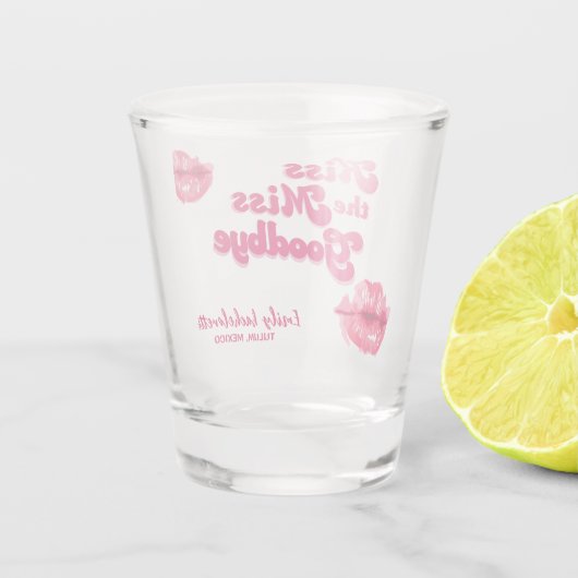 Verre A Shot Embrasse la fête de fin de semaine Goodbye Bachelo (Dos)