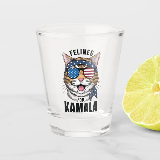 Verre A Shot Felins Pour Kamala Election Chat Lady Cadeau (Devant)