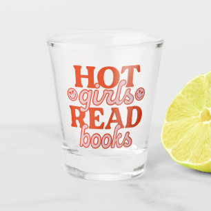 Verre A Shot Filles Chaudes Lisent Des Livres