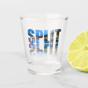 Verre A Shot Fractionner le texte de la promenade en Croatie