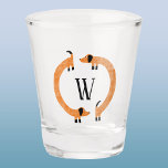Verre A Shot Funny Dachshund Saucisse Chien Monogramme<br><div class="desc">Dachshund mignon et drôle,  chiens de saucisse ou chiens plus vierges en mouvement perpétuel. Customiser en modifiant ou en supprimant l'initiale.</div>