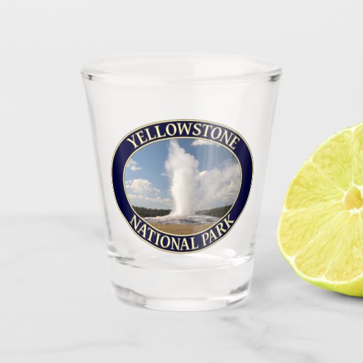 Verre A Shot Geyser fidèle au parc national Yellowstone (Devant)