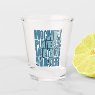 Verre A Shot Joueurs de hockey marchent sur l'eau