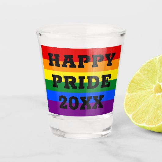 Verre A Shot Joyeuse fierté avec l'année gay LGBTQ Rainbow drap (Devant)
