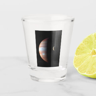 Verre A Shot Jupiter Géante gazeuse et Io Lune galiléenne