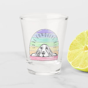 Verre A Shot l'amour conquiert tout chien arc-en-ciel basset ho