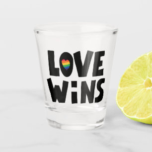 Verre A Shot L'amour gagne