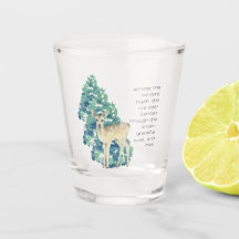 Le Cerf De Roe Danse À Travers La Neige