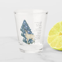 Le Cerf Laisse Des Empreintes Dans La Neige