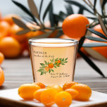Verre A Shot Mère de la mariée Orange Blossom Citrus Mariage<br><div class="desc">Un verre photo personnalisé pour vous customiser pour la Mère de l'Épouse ou toute autre personne à la fête de mariage ! Design Orange Blossom avec oranges, fleur d'oranger et verdure sur un arrière - plan neutre. Fraîche, zeste, design naturel pour compléter un mariage de printemps ou d'été avec un...</div>