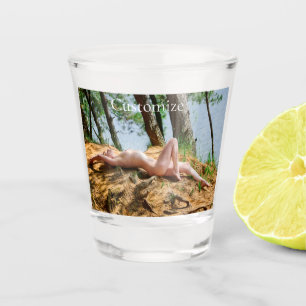 Verre A Shot Modèle féminin bronzage Thunder_Cove
