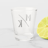 Verre A Shot Monogramme de mariage Typographie noire simple et  (Dos)