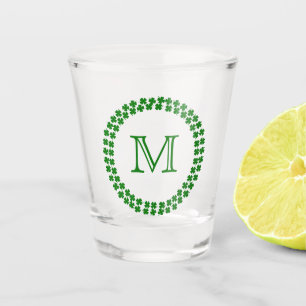 Verre A Shot Monogramme moderne 4 feuille Clocher Shamrock vert