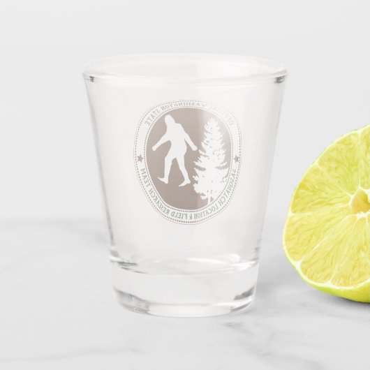 Verre A Shot Personnalisé Funny Sasquatch Emplacement et recher (Dos)