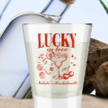 Verre A Shot Personnalisé Las Vegas Bachelorette Party<br><div class="desc">Faites-vous plaisir avec notre Bachelorette Personnalisée Las Vegas Bachelorette Party. Parfait pour ajouter une touche de flair végétarien à votre événement, ce verre de tir présente des éléments ludiques comme des dés de jeu, des cerises et des motifs de poker. Que vous soyez en train de griller la future mariée...</div>