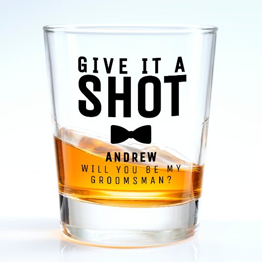 Verre A Shot Proposition Du Groomsman Bowtie Lui Donner Une Cap