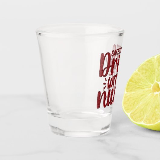 Verre A Shot Sécurité Première Boisson Avec Un Infirmier (Gauche)