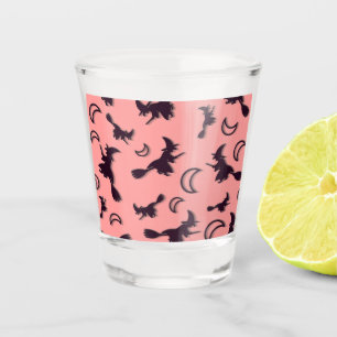 Verre A Shot Sorcière volante entre la moitié de la lune à Hall