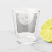 Verre A Shot Spooky Ravens Flying Against the Full Moon (Dos)