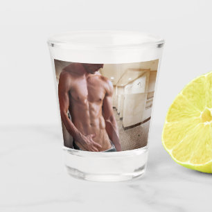 Verre A Shot Torse d'homme musclé torse nu sixpack de SlipperyJ