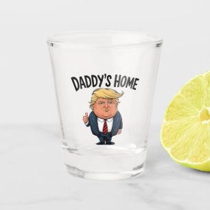 Verre A Shot Trump ramène l'Amérique à la maison de papa