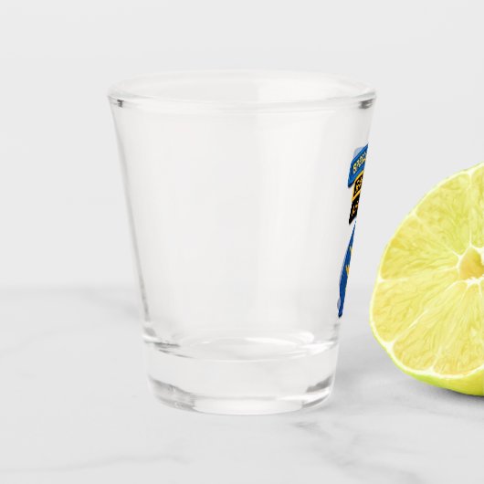 Verre A Shot Vétéran de bérets verts de groupe de forces (Gauche)