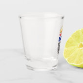 Verre A Shot Vivez Comme Un Roi Tirant Du Verre. (Gauche)